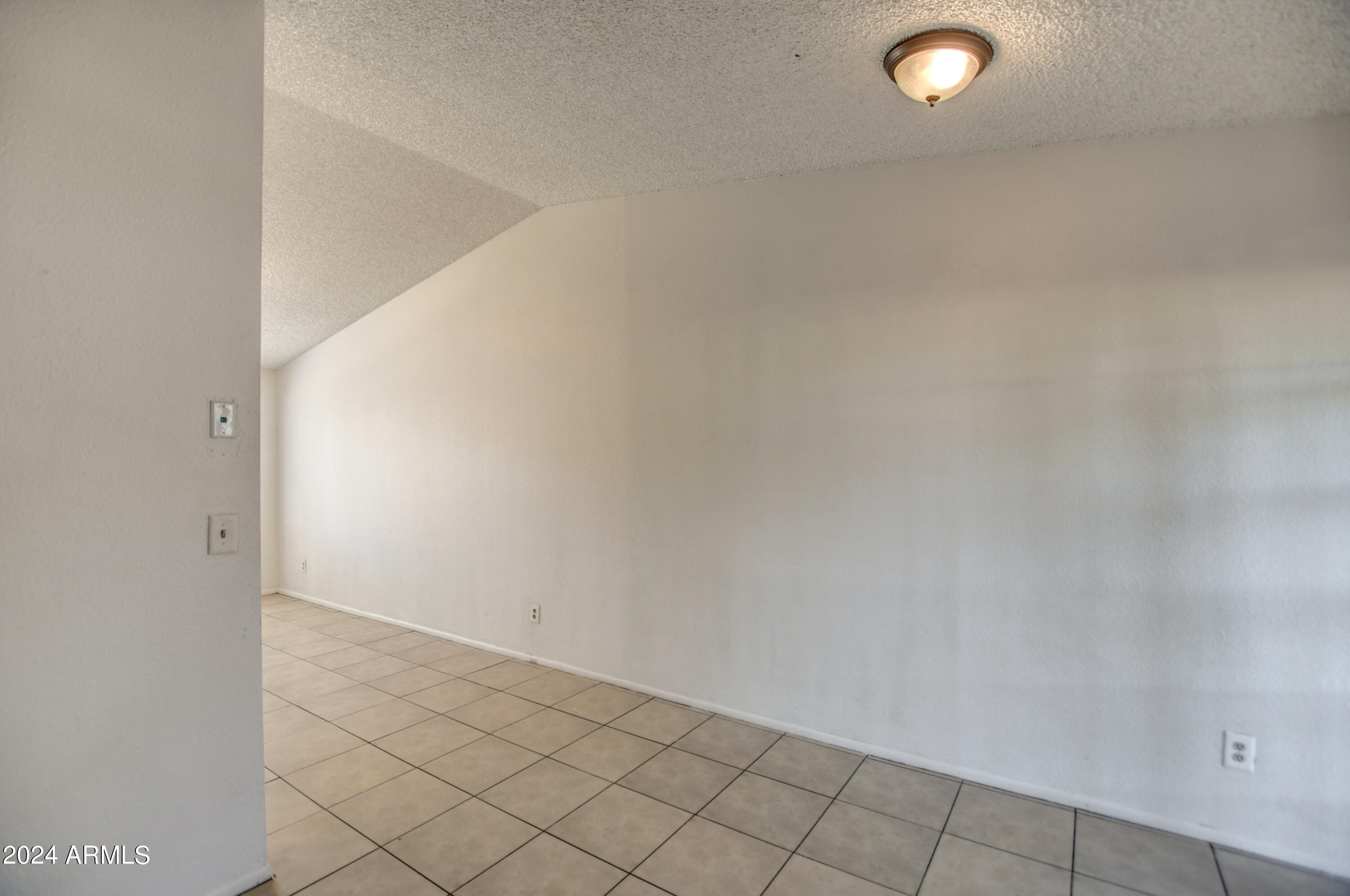 6711 West Osborn Road, Unit 19 Phoenix, AZ 85033 - Photo 11 of 24 Eat in