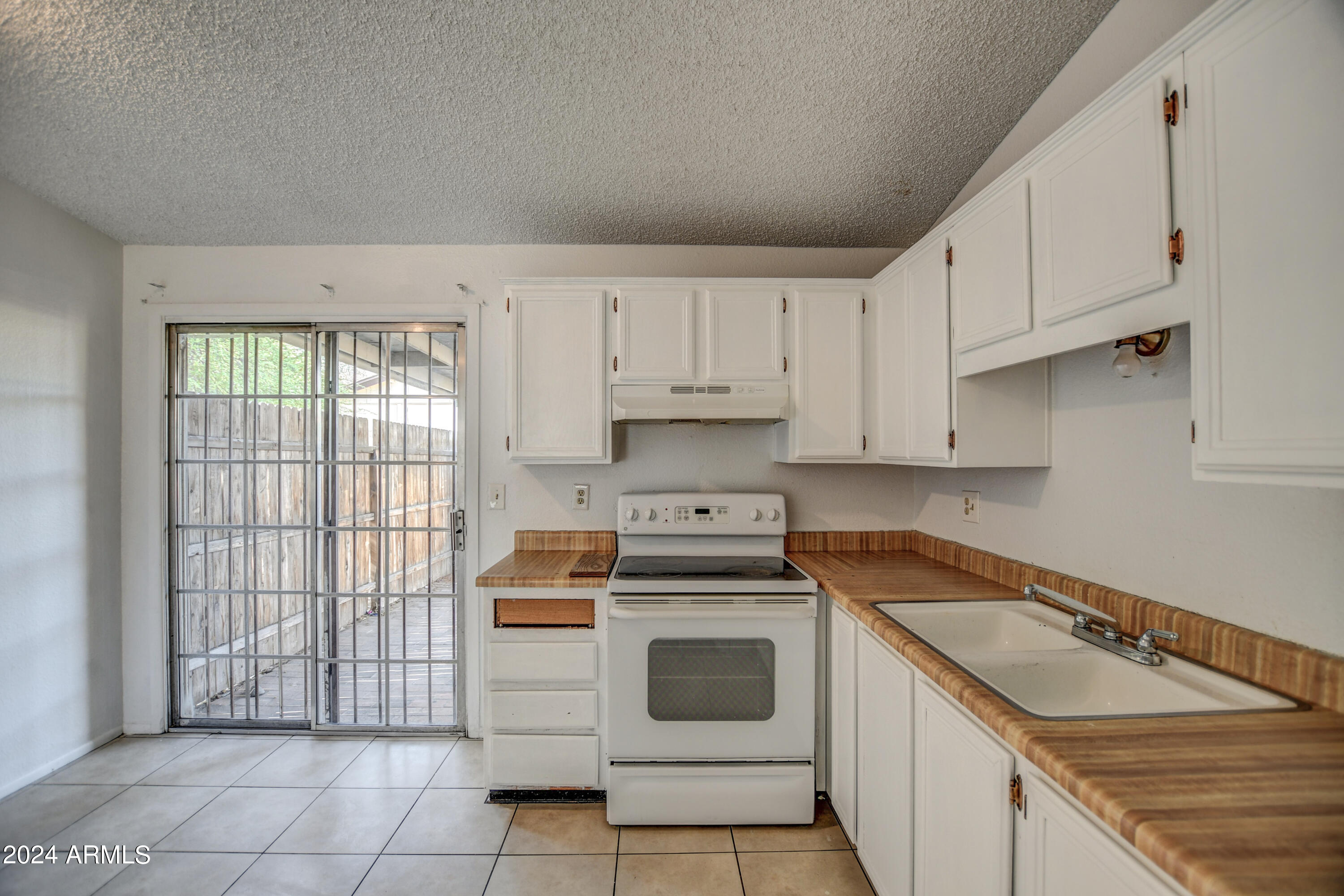 6711 West Osborn Road, Unit 19 Phoenix, AZ 85033 - Photo 15 of 24 Kitchen 4