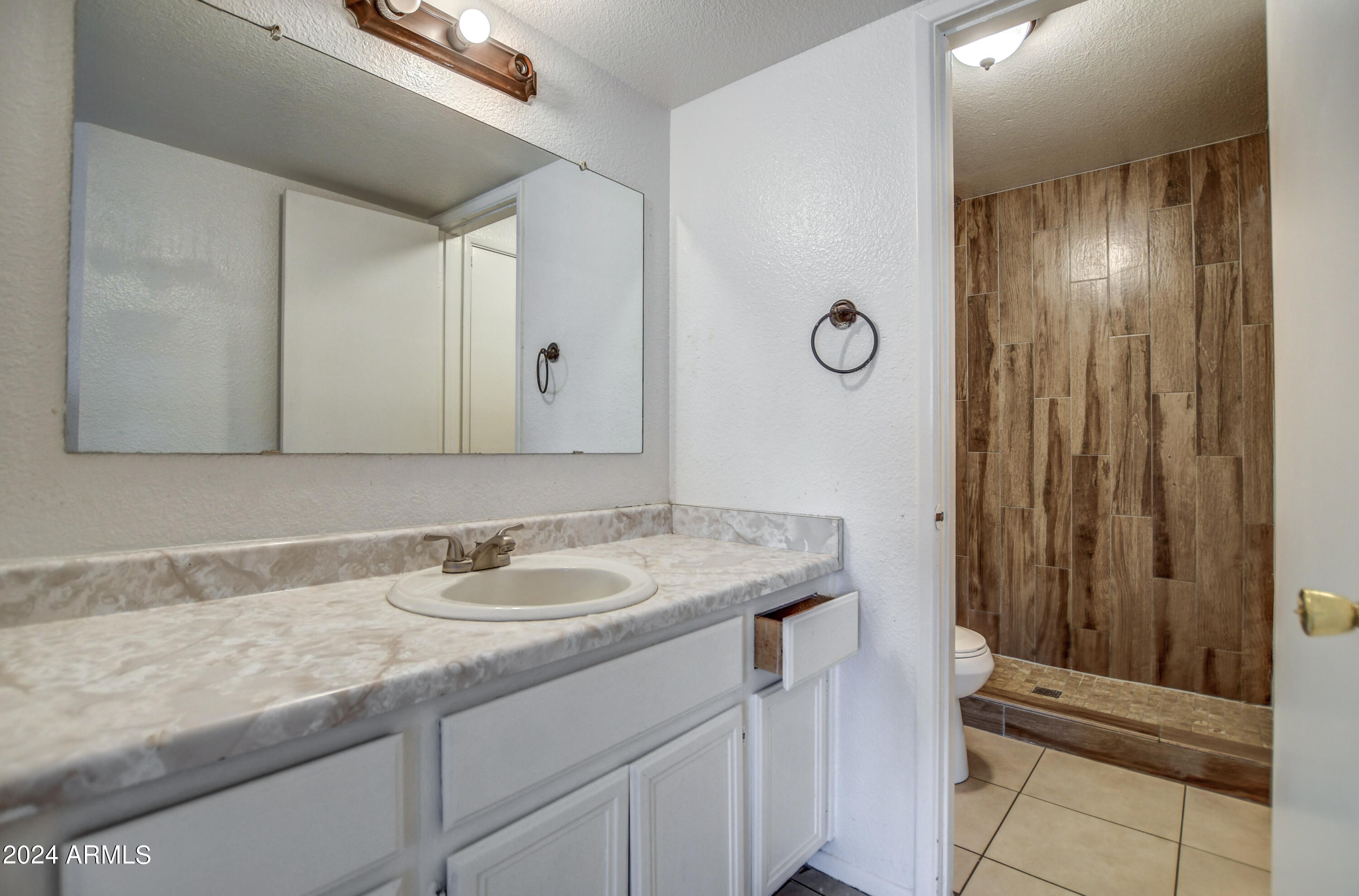 6711 West Osborn Road, Unit 19 Phoenix, AZ 85033 - Photo 20 of 24 Bath 1, 1