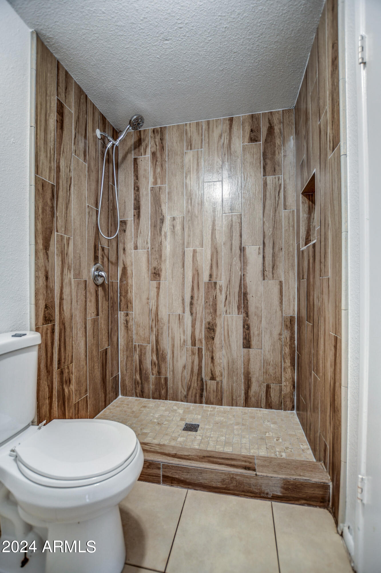 6711 West Osborn Road, Unit 19 Phoenix, AZ 85033 - Photo 21 of 24 Bath 1, 2