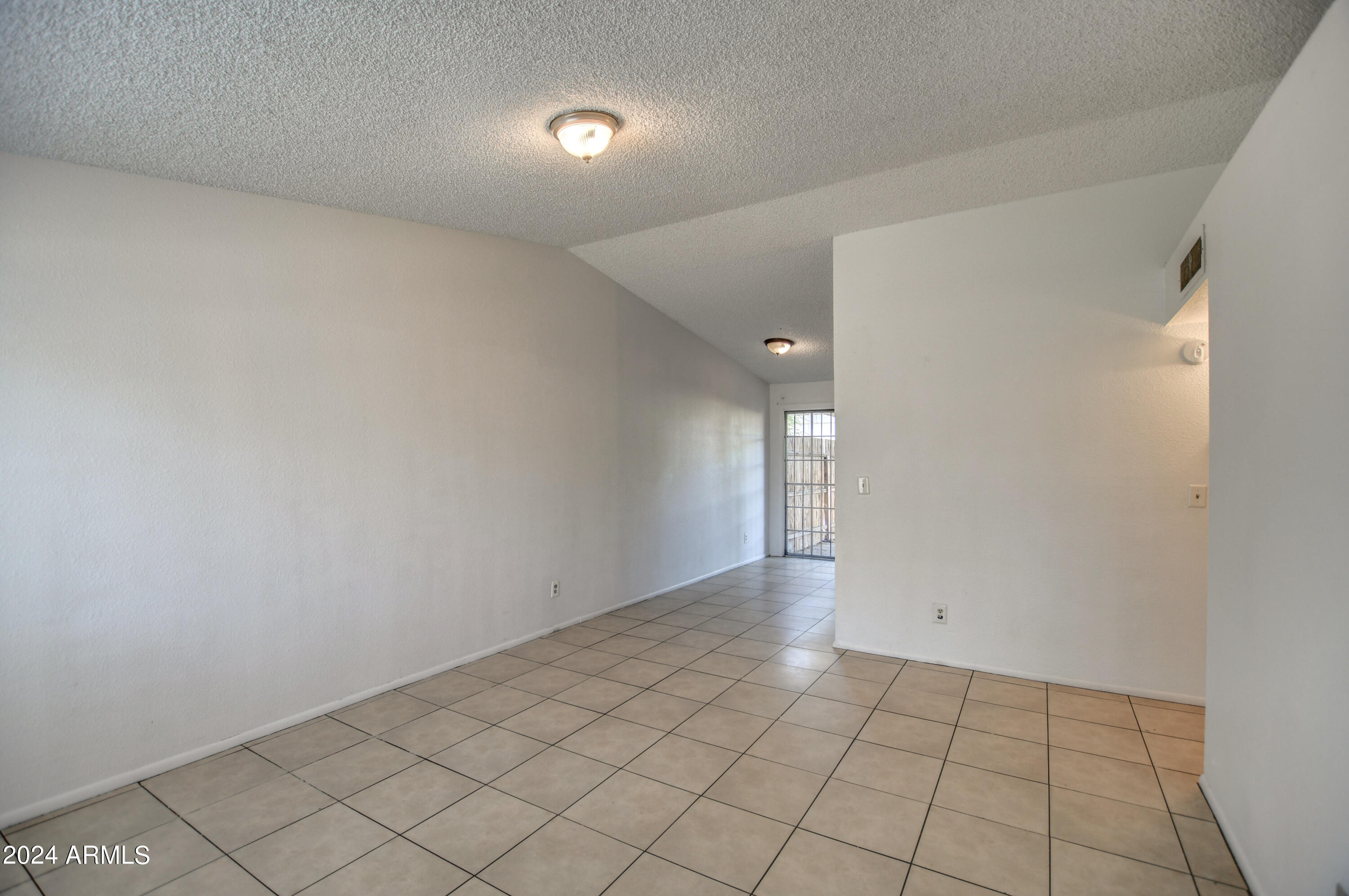 6711 West Osborn Road, Unit 19 Phoenix, AZ 85033 - Photo 5 of 24 Entry 1
