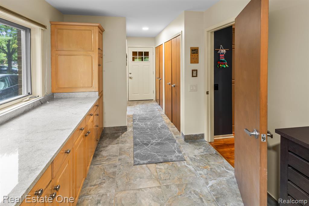 4752 Rivers Edge Drive Troy, MI 48098 - Photo 19 of 42
