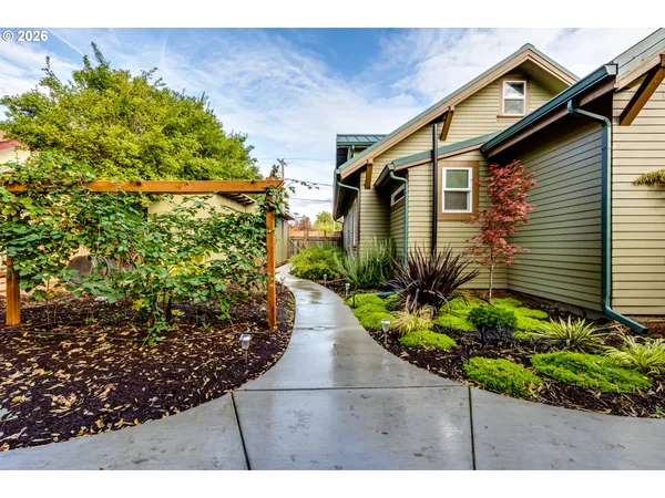 $515,000 | 104 Holeman Avenue, Eugene, OR 97404