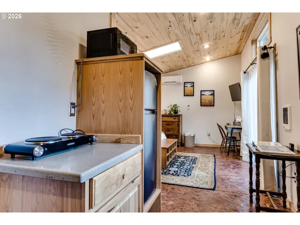 $515,000 | 104 Holeman Avenue, Eugene, OR 97404