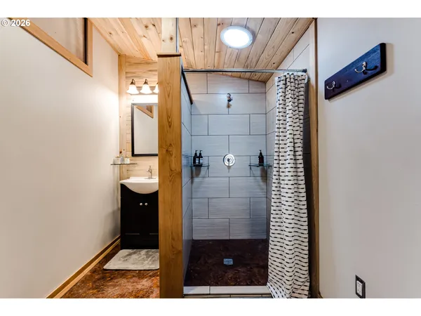 $515,000 | 104 Holeman Avenue, Eugene, OR 97404