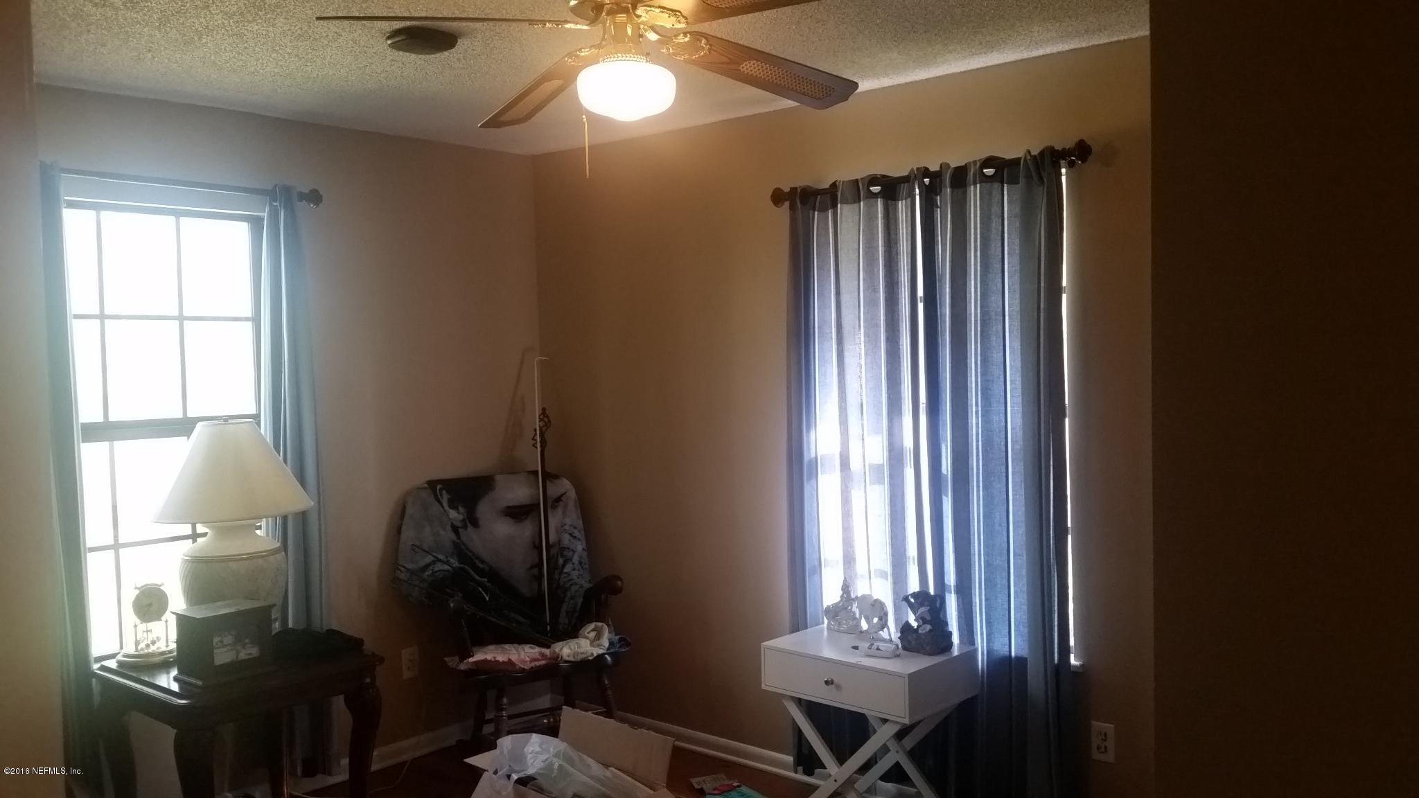 27184 Murrhee Road Hilliard, FL 32046 - Photo 8 of 43 20161205_122325
