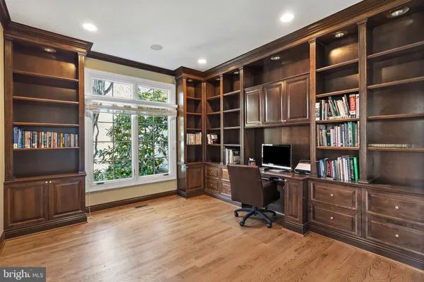 $2,025,000 | 1452 Carrington Ridge Lane, Vienna, VA 22182