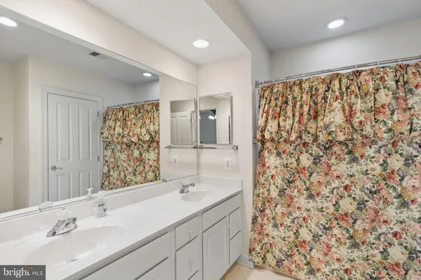 $2,025,000 | 1452 Carrington Ridge Lane, Vienna, VA 22182
