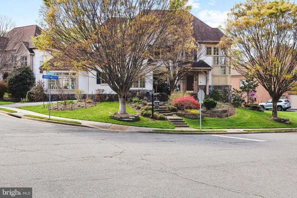 $2,025,000 | 1452 Carrington Ridge Lane, Vienna, VA 22182