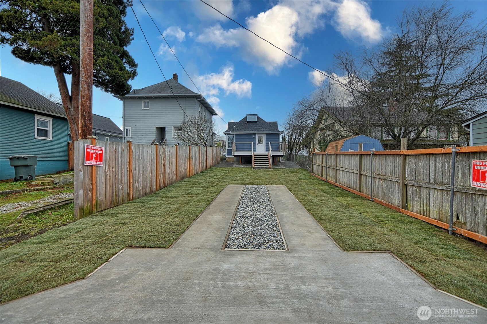 2405 Rockefeller Avenue Everett, WA 98201 - Photo 17 of 17 a view of a backyard with a garden
