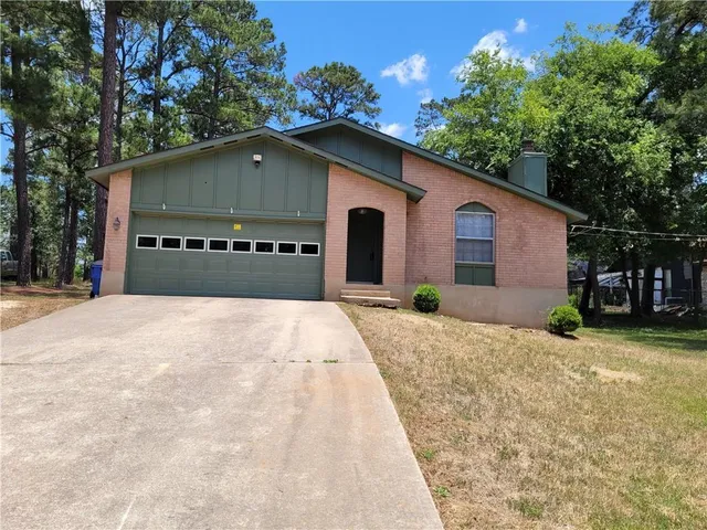 $1,725 | 171 Tahitian Drive, Bastrop, TX 78602