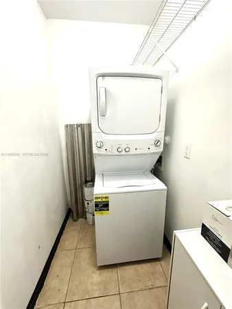 $1,800 | 3550 Northeast 5th Street, Unit 202, Homestead, FL 33033