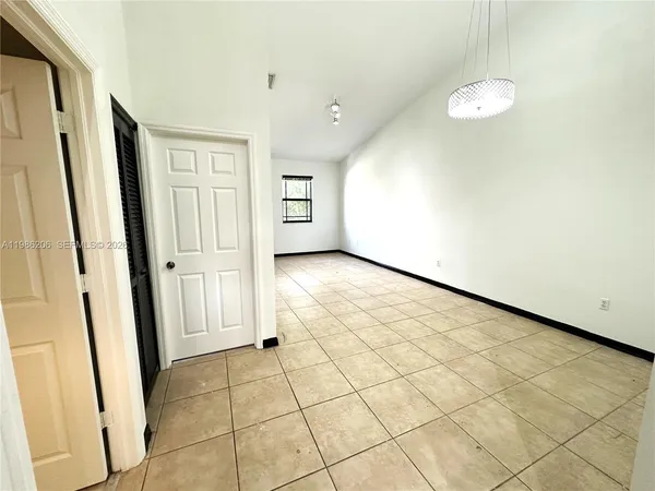 $1,800 | 3550 Northeast 5th Street, Unit 202, Homestead, FL 33033