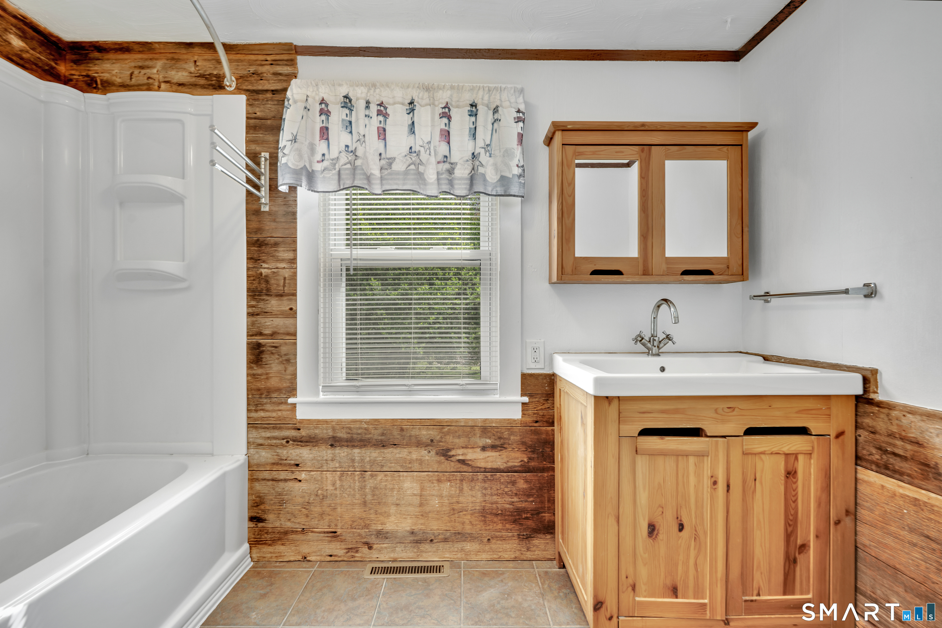 385 Main Street Durham, CT 06422 - Photo 14 of 31