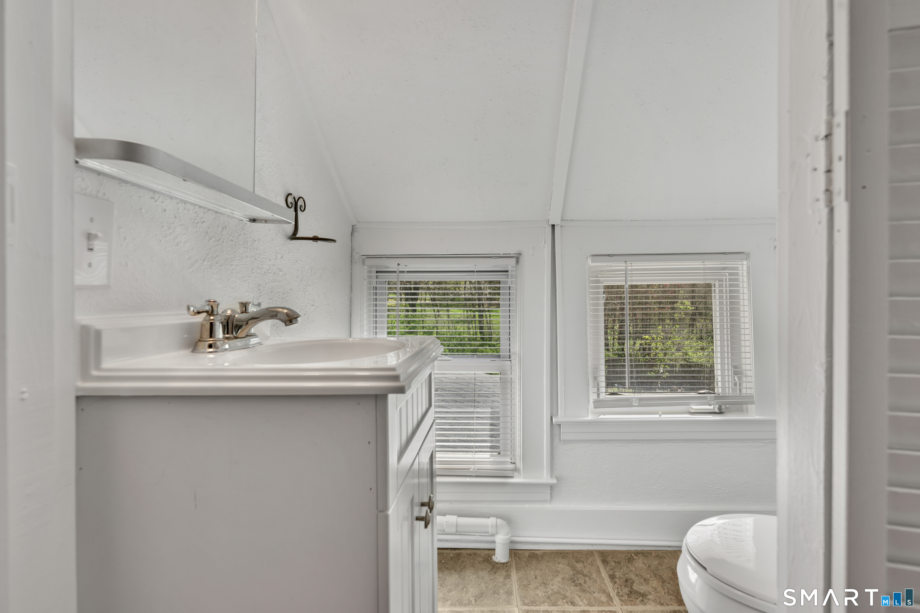 385 Main Street Durham, CT 06422 - Photo 18 of 31