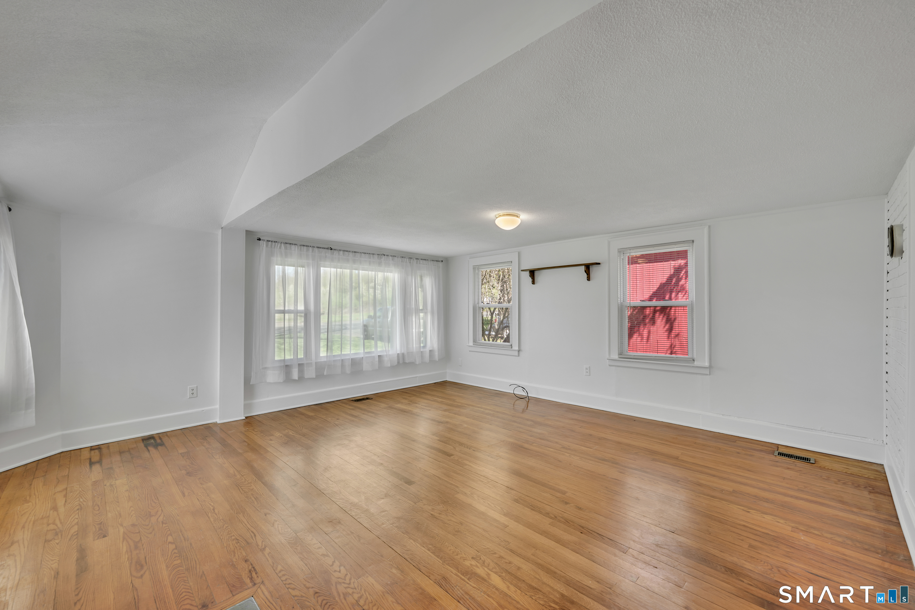 385 Main Street Durham, CT 06422 - Photo 9 of 31