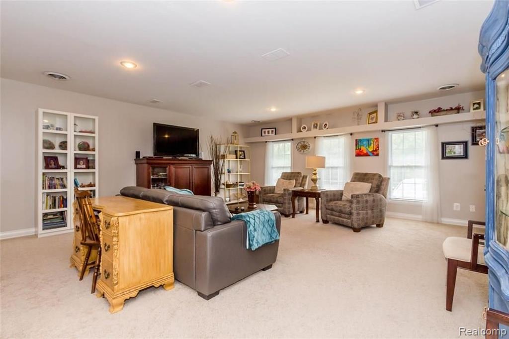 1698 Sheldon Road Canton, MI 48187 - Photo 18 of 37