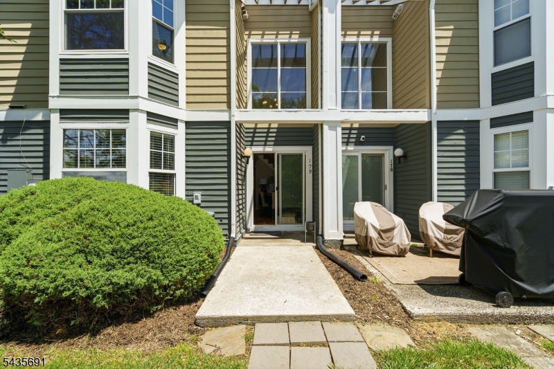 179 Northfield Road Bridgewater, NJ 08807 - Photo 31 of 34