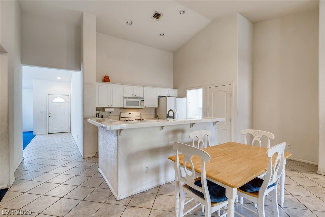 196 Ridge Crossing Avenue Henderson, NV 89002 - Photo 7 of 28 Gallery Image 7