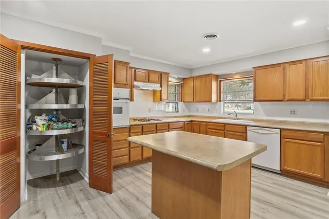 $325,000 | 10559 Jefferson Highway, River Ridge, LA 70123