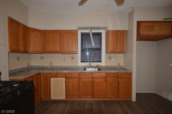 $2,290 | 899 South 18th Street, Unit 1, Newark, NJ 07108