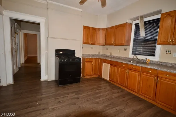 $2,290 | 899 South 18th Street, Unit 1, Newark, NJ 07108