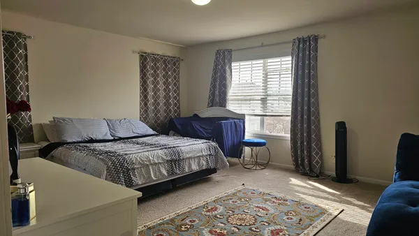 $2,950 | 1268 Bradley Circle, Elgin, IL 60120