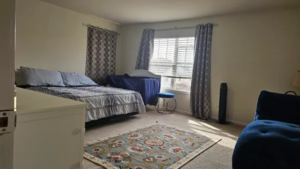 $2,950 | 1268 Bradley Circle, Elgin, IL 60120