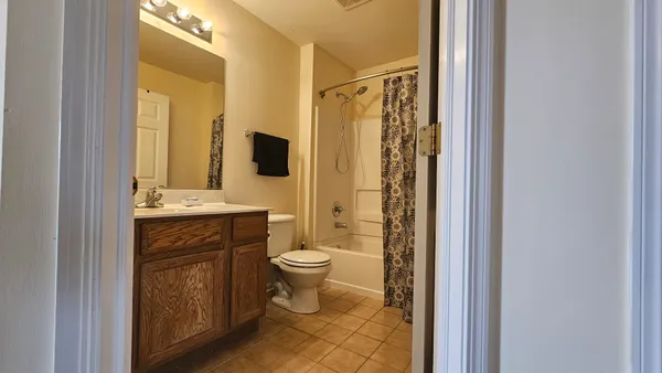 $2,950 | 1268 Bradley Circle, Elgin, IL 60120