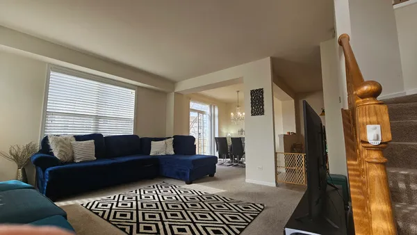 $2,950 | 1268 Bradley Circle, Elgin, IL 60120