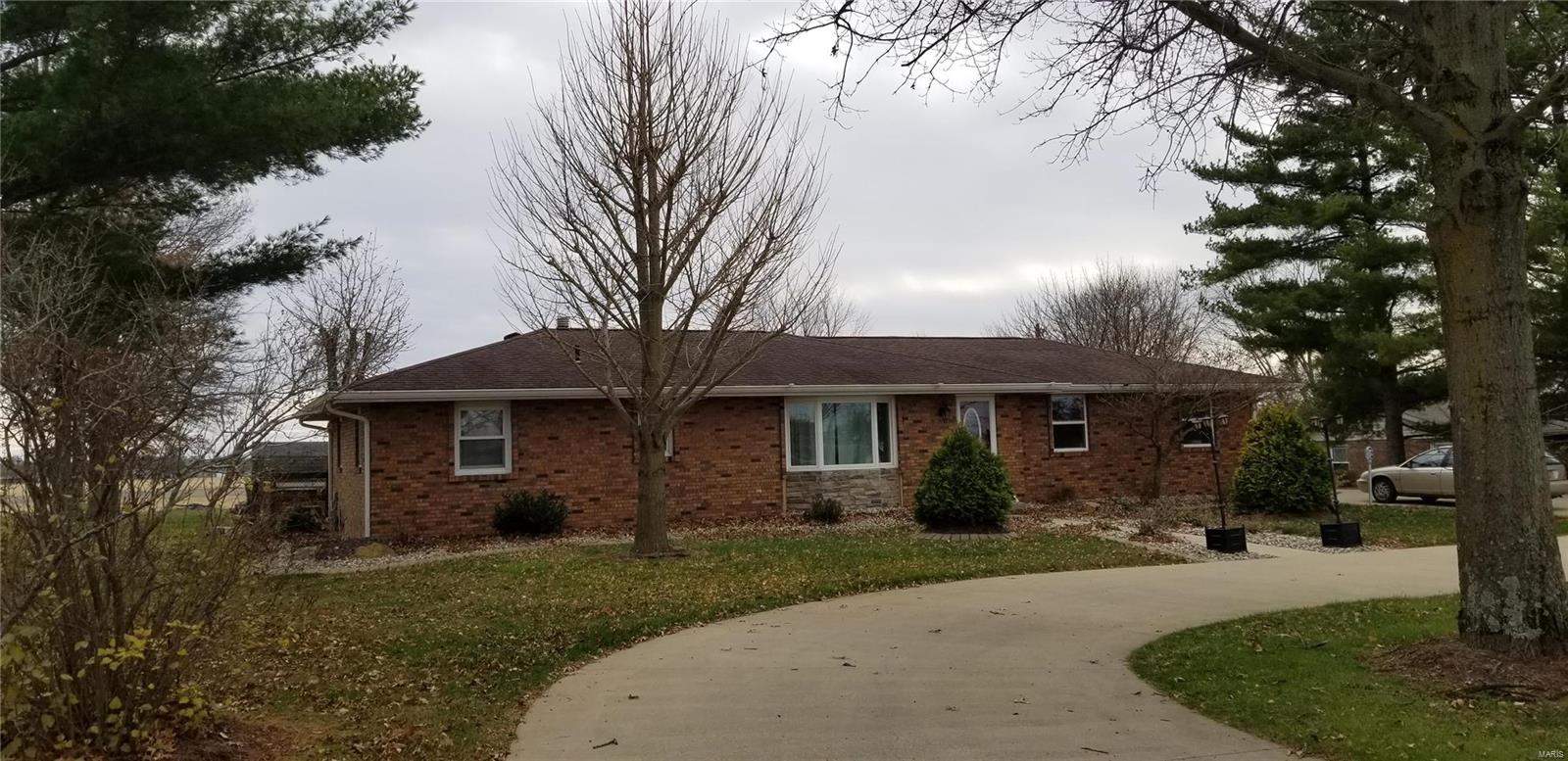 13036 Trestle Road Highland, IL 62249 - Photo 3 of 42