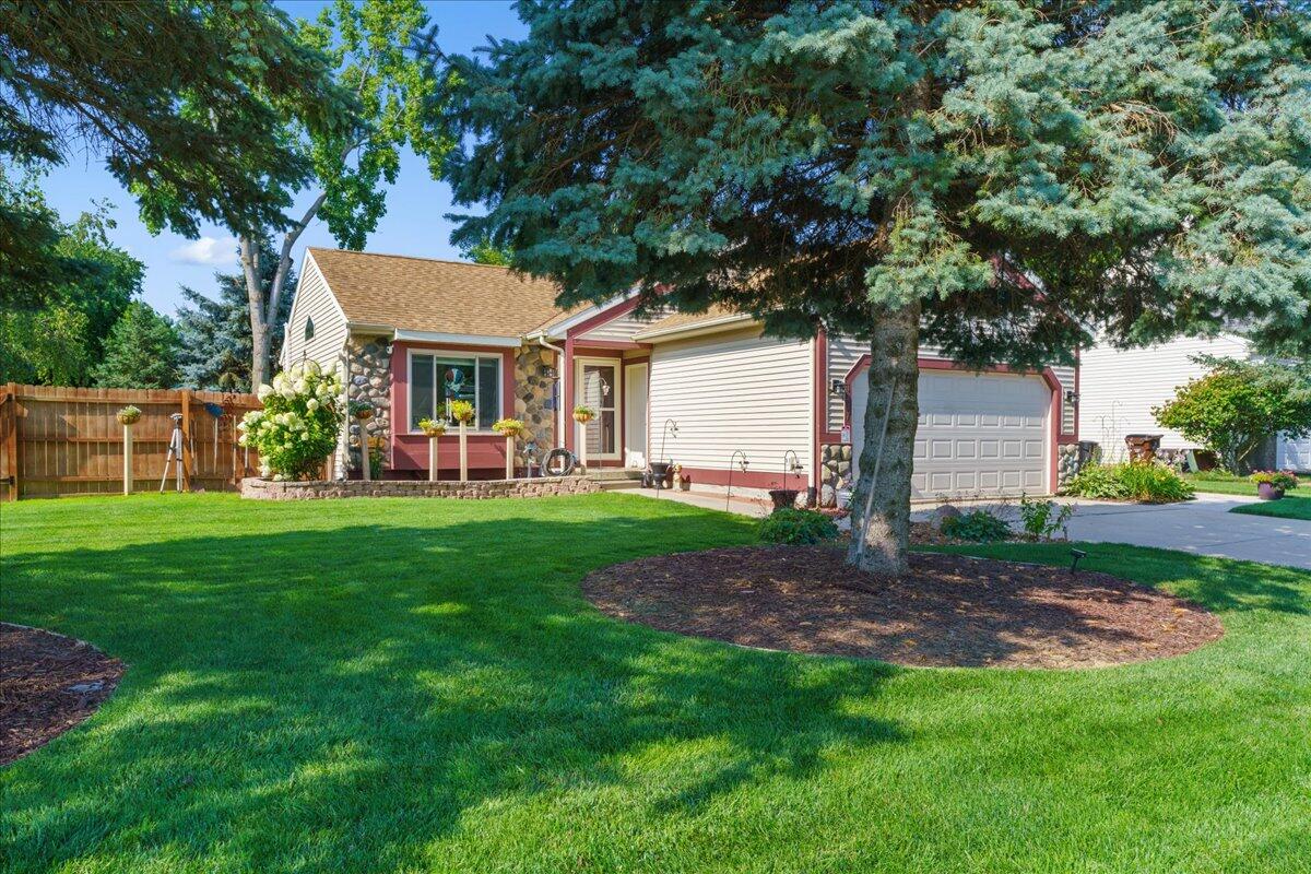 1277 Calumet Road Dewitt, MI 48820 - Photo 3 of 41 04-Media Jett - 14