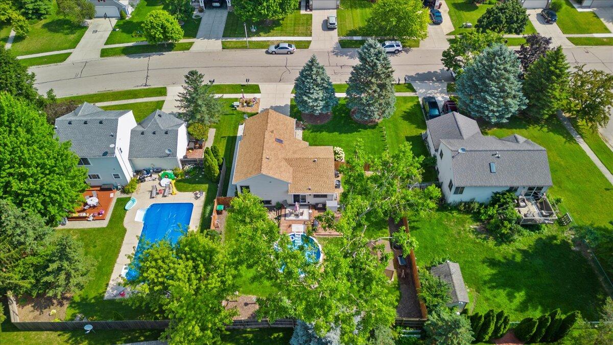 1277 Calumet Road Dewitt, MI 48820 - Photo 9 of 41 10-Media Jett - 04