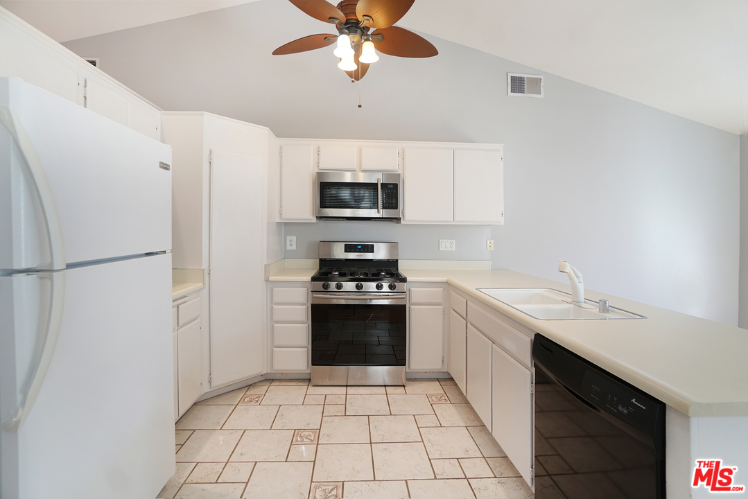 6995 Basswood Place Rancho Cucamonga, CA 91739 - Photo 4 of 17
