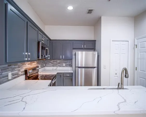 $2,400 | 10033 Moorshire Circle, Orlando, FL 32829