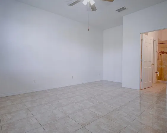 $2,400 | 10033 Moorshire Circle, Orlando, FL 32829