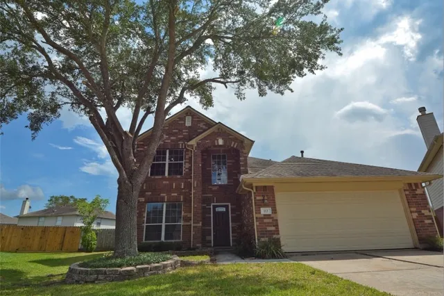$317,000 | 112 Glade Bridge Court, Dickinson, TX 77539