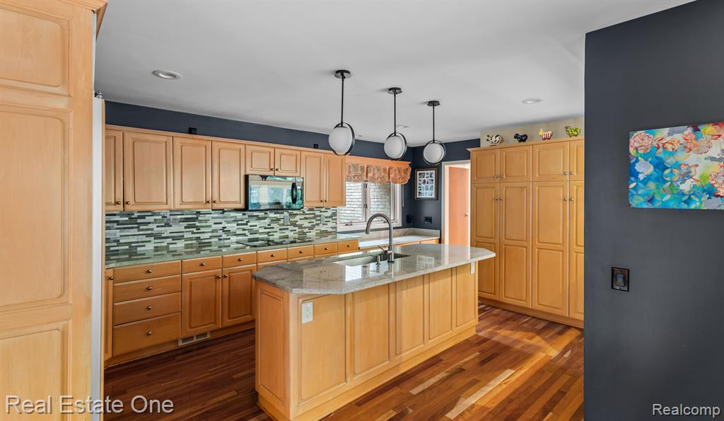 4752 Rivers Edge Drive Troy, MI 48098 - Photo 15 of 42