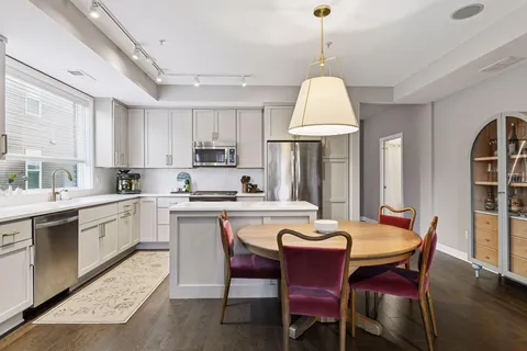$525,000 | 3970 Wooddale Avenue South, Unit 201D, St. Louis Park, MN 55416