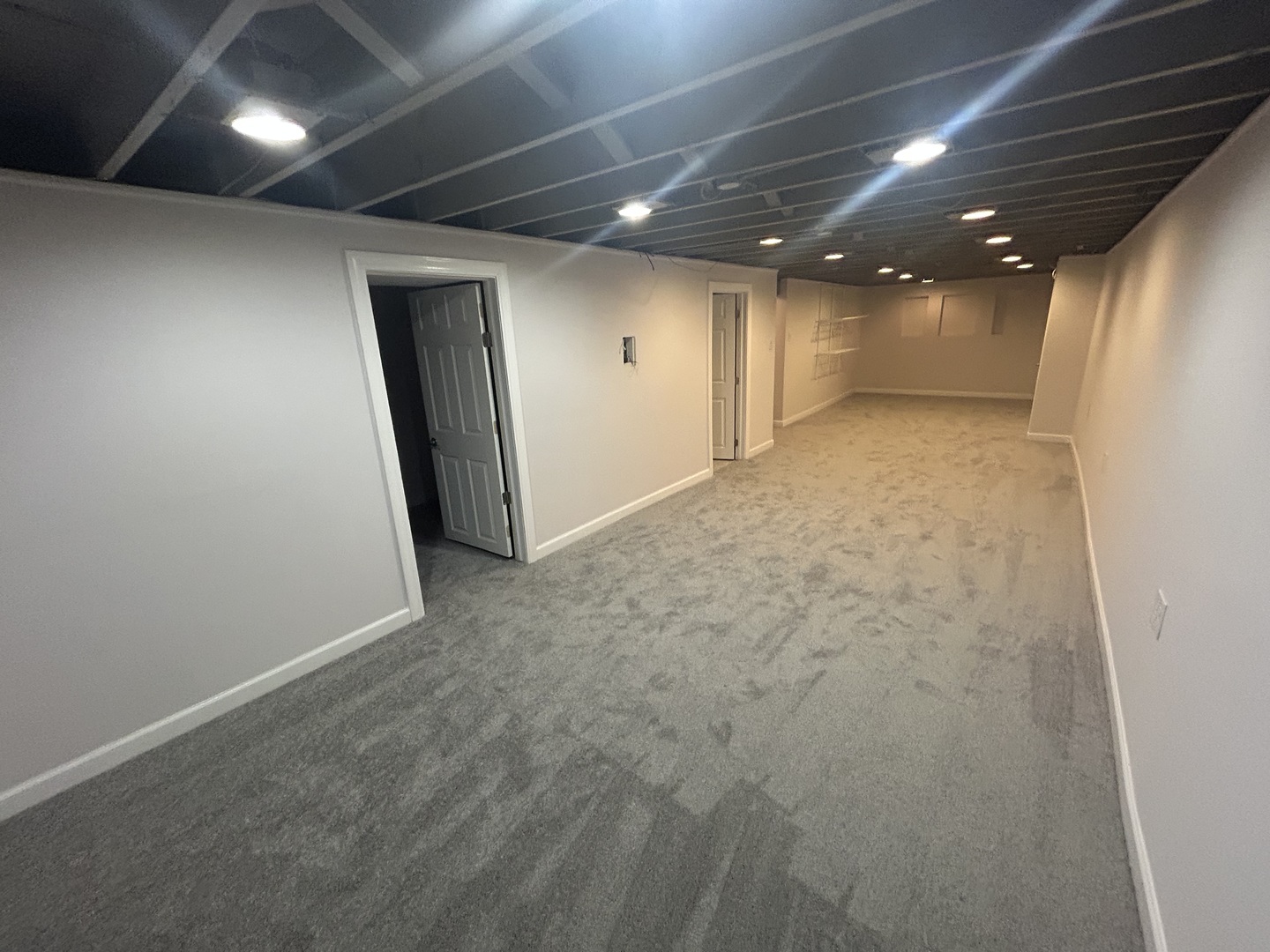 1317 North Mitchell Avenue Arlington Heights, IL 60004 - Photo 12 of 16 a view of hallway