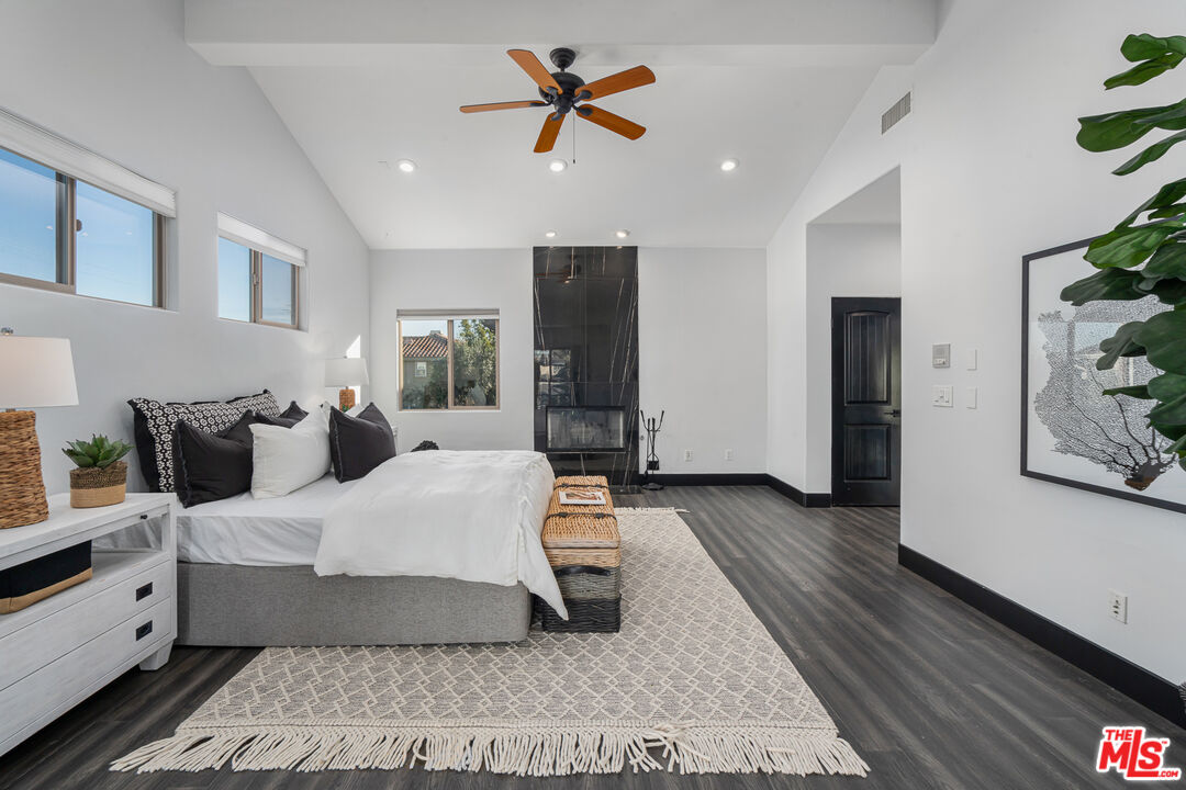 2018 Ruhland Avenue, Unit A Redondo Beach, CA 90278 - Photo 16 of 24 Gallery Image 16