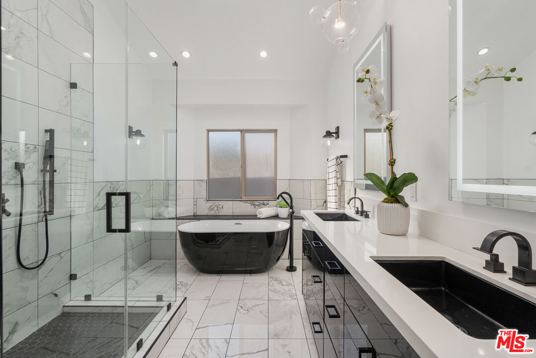 2018 Ruhland Avenue, Unit A Redondo Beach, CA 90278 - Photo 19 of 24 Gallery Image 19