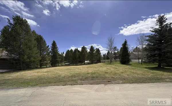$225,000 | 4194 2 Top Road, Island Park, ID 83429