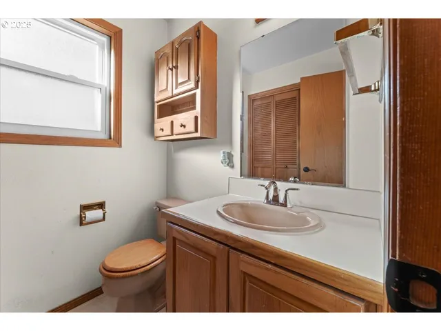 $599,900 | 2104 Northeast 165th Drive, Portland, OR 97230