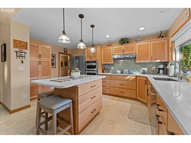 $599,900 | 2104 Northeast 165th Drive, Portland, OR 97230