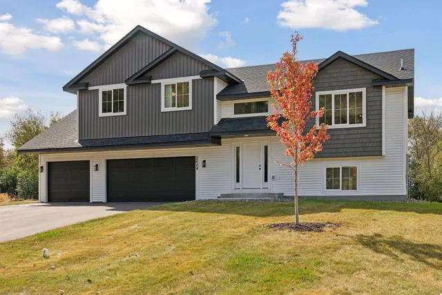 $500,000 | 21349 Cottonwood Street Northwest, Oak Grove, MN 55011