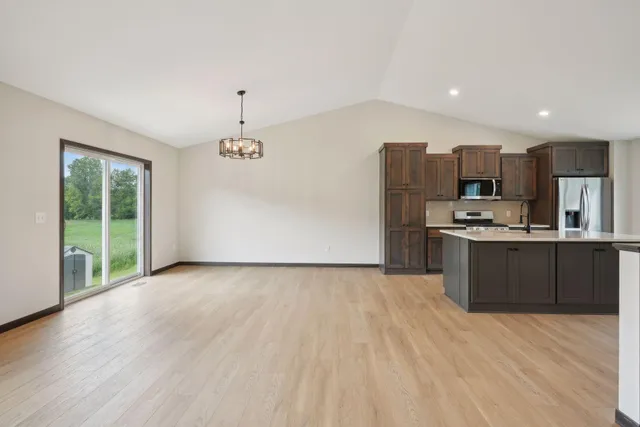 $500,000 | 21349 Cottonwood Street Northwest, Oak Grove, MN 55011