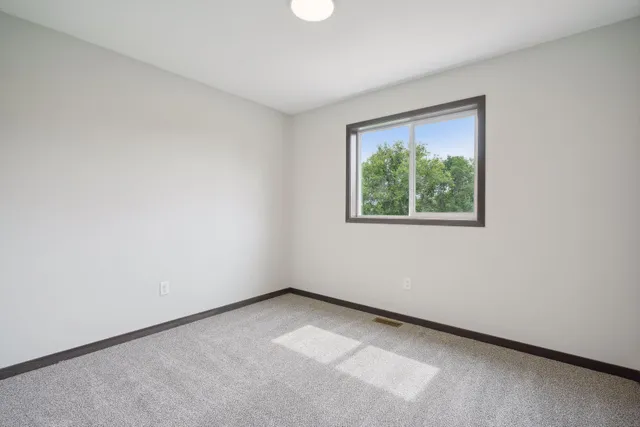 $500,000 | 21349 Cottonwood Street Northwest, Oak Grove, MN 55011