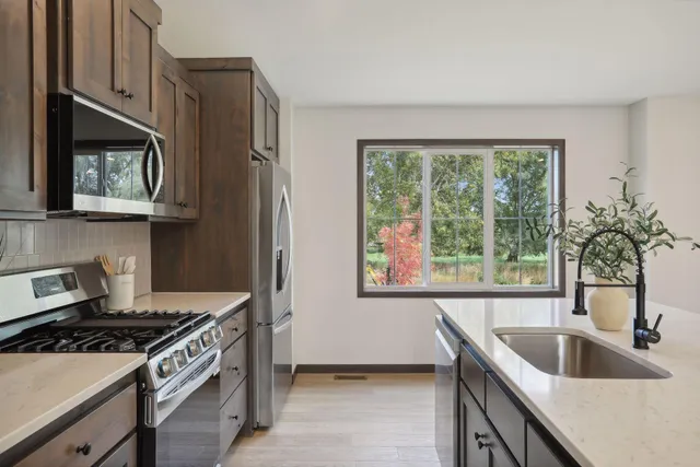 $500,000 | 21349 Cottonwood Street Northwest, Oak Grove, MN 55011