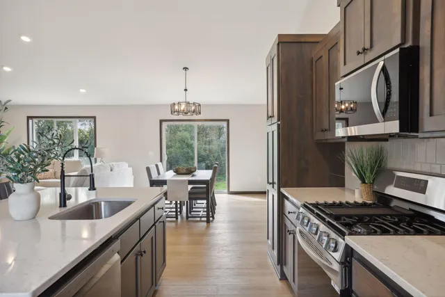 $500,000 | 21349 Cottonwood Street Northwest, Oak Grove, MN 55011